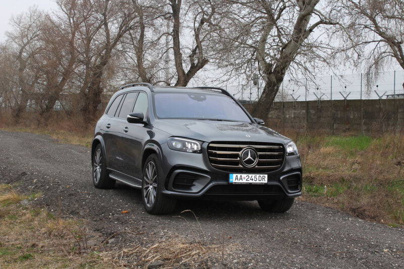 Za zapožičanie vozidla GLS 450d 4MATIC do redakčného testu ďakujeme slovenskému zastúpeniu značky Mercedes-Benz.