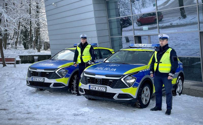 Slovenské policajné autá dostanú nový dizajn. K dispozícii je tiež variant, že by po SR jazdili policajné autá v troch dizajnoch súčasne.