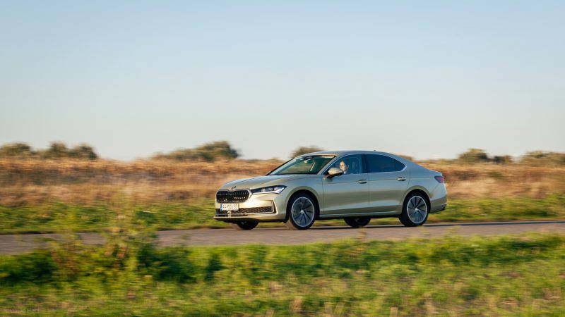 TEST Škoda Superb L&K 2,0 TDI 142 kW 7AP 4x4