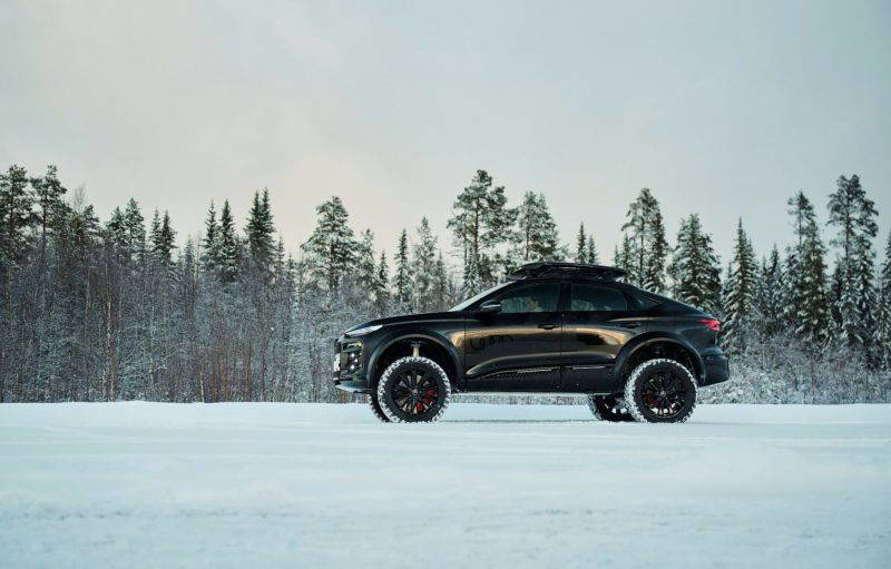 Audi Q6 e-tron offroad už vo februári debutuje s výkonom 380 kW a technológiami, ktoré nadchnú nejedného fanúšika motoršportu.