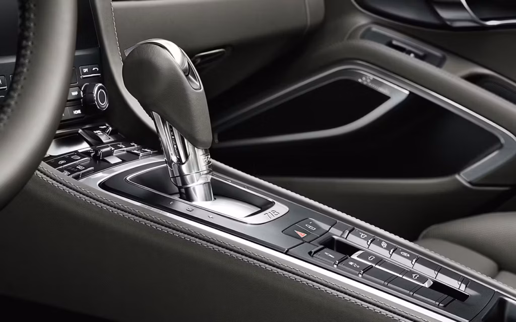 Mokrá a suchá spojka majú svoje výhody a nevýhody. Ktorá radí hladšie, ktorá je lacnejšia a prečo tá vaša neznáša zápchy? 